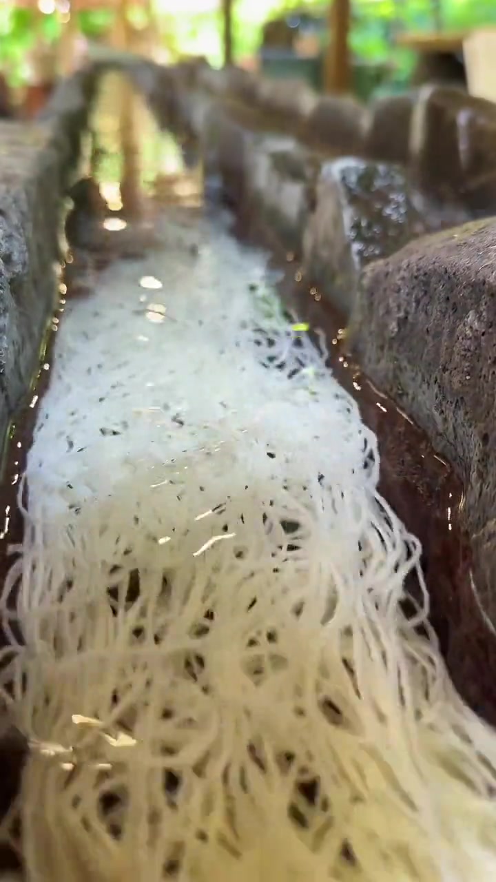 拼手速吃面！！过了就没有了！
