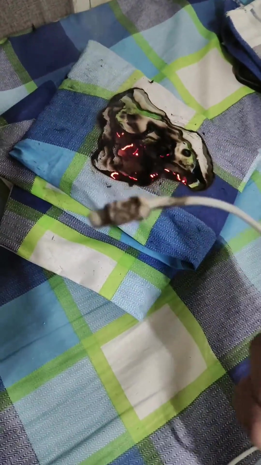 睡的正香呢电死我了