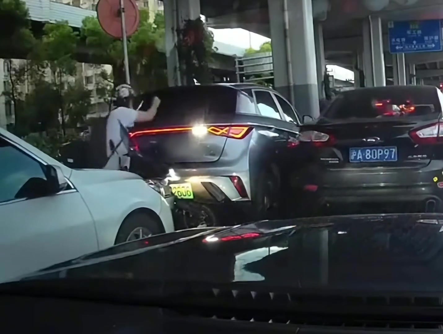 还退，碰到我了还退！！！