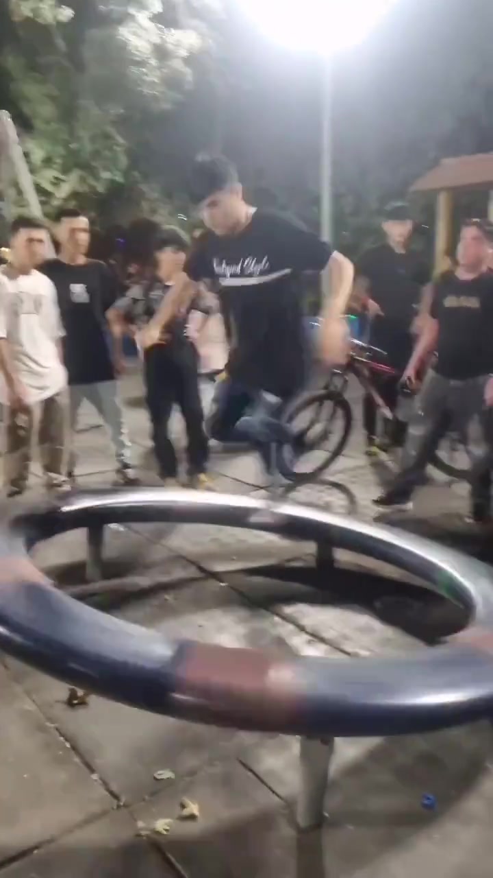 这个难度系数99，10个玩9个摔断腿！！