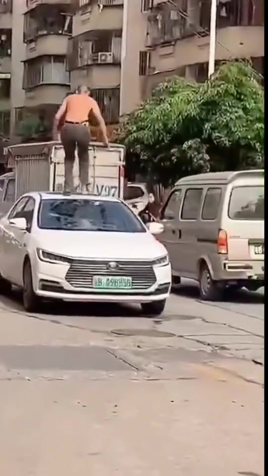 这是模仿马里奥通关吗