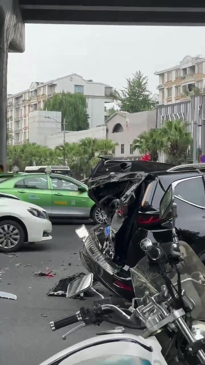 这车屁股也太差了吧