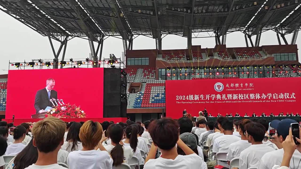 外国博士生学生代表：英文太难了还是用中文吧