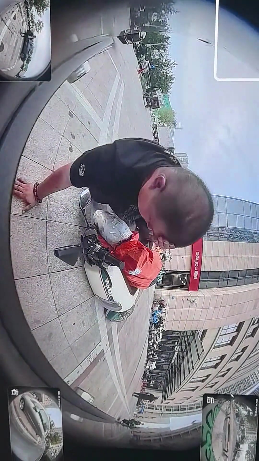 生活不容易，骑车多注意，安全第一位！