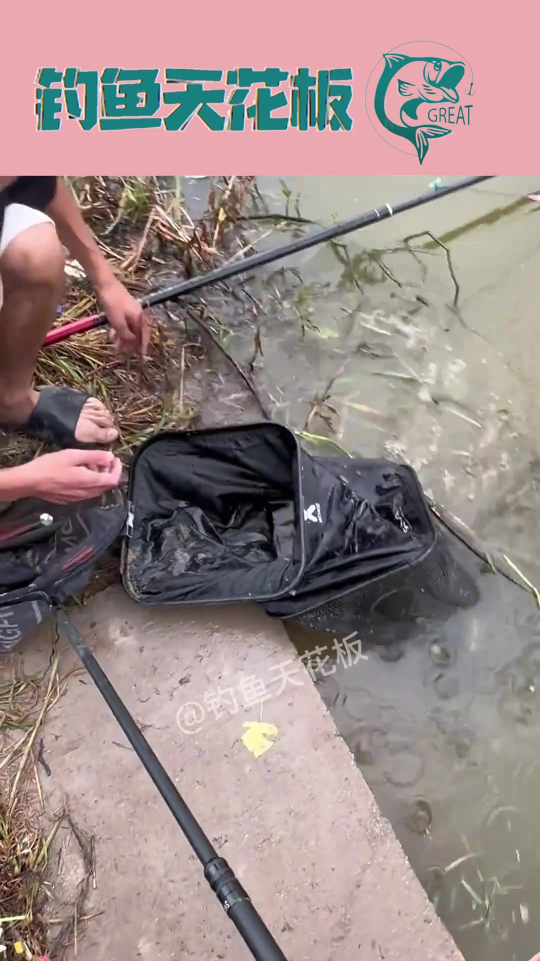 假装洗手，缓解尴尬