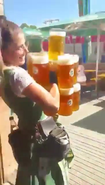 这么强壮的德国妹子见过吗，这是真的牛啤！