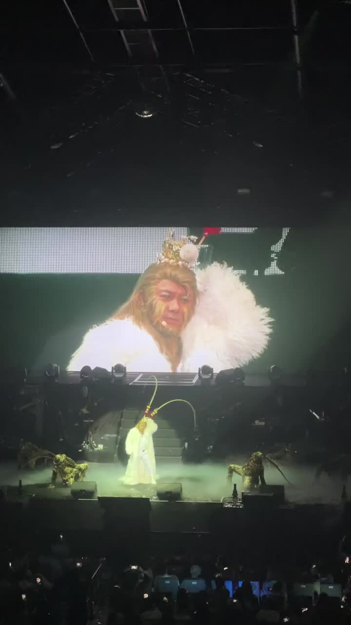 张卫健演唱会cos齐天大圣孙悟空，真的是童年回忆啊！