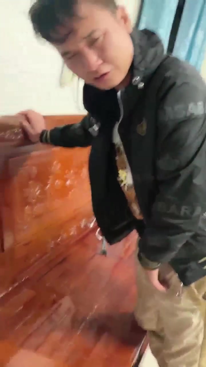 这是喝了多少假酒阿