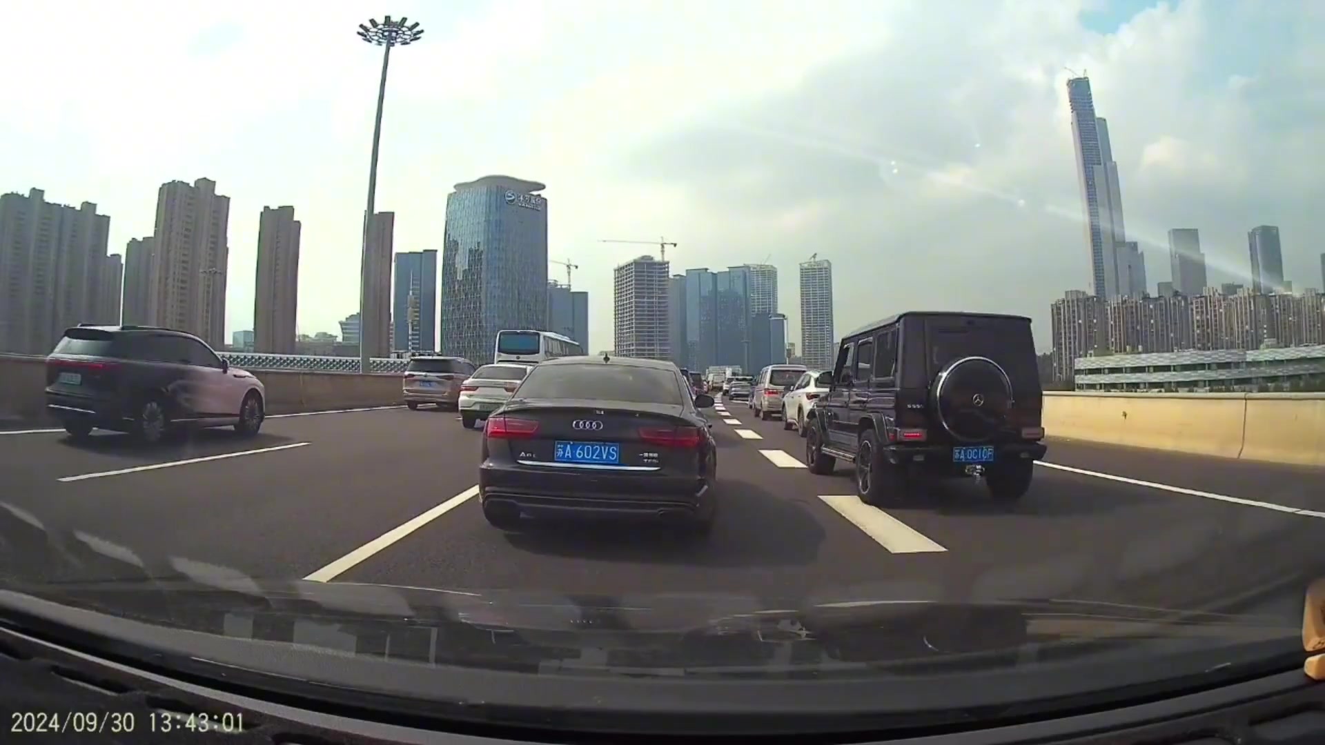 这下得赔多少，大G哥一脸无奈
