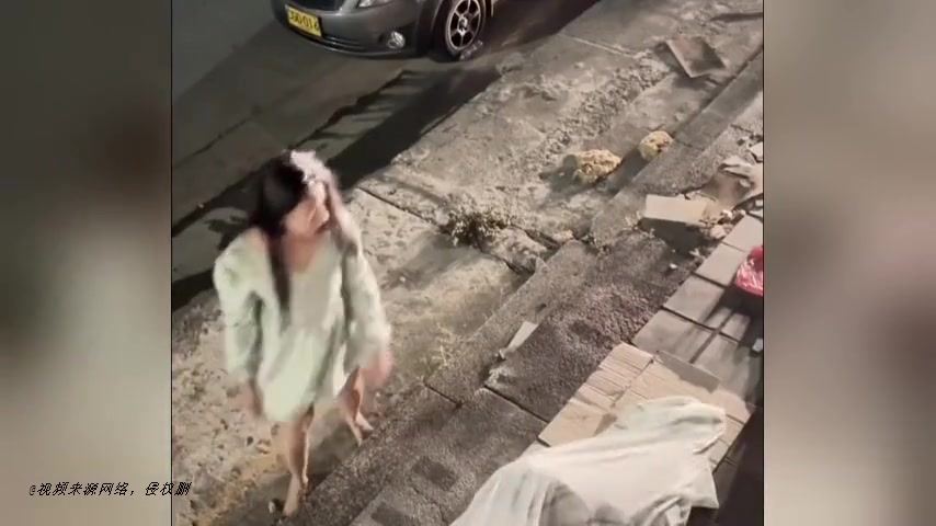 隔壁大哥投来羡慕的目光！！