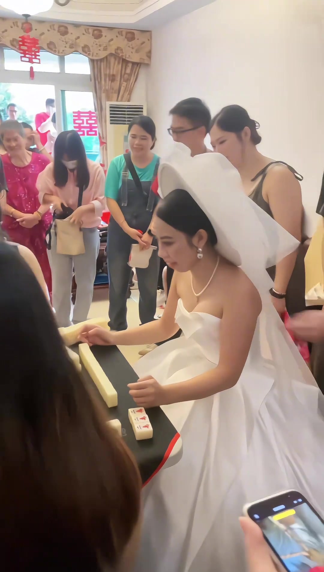 新娘是真爱打啊！结婚也要搓一搓
