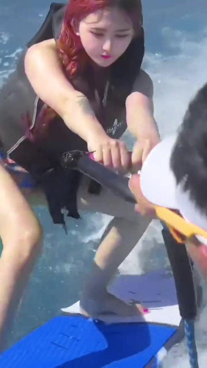 小姐姐的眼神很纯情啊