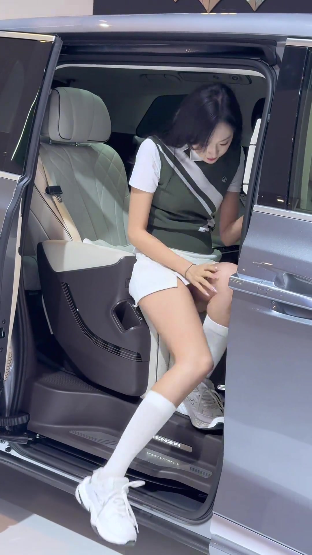 啥时候跑进来个蝴蝶啊