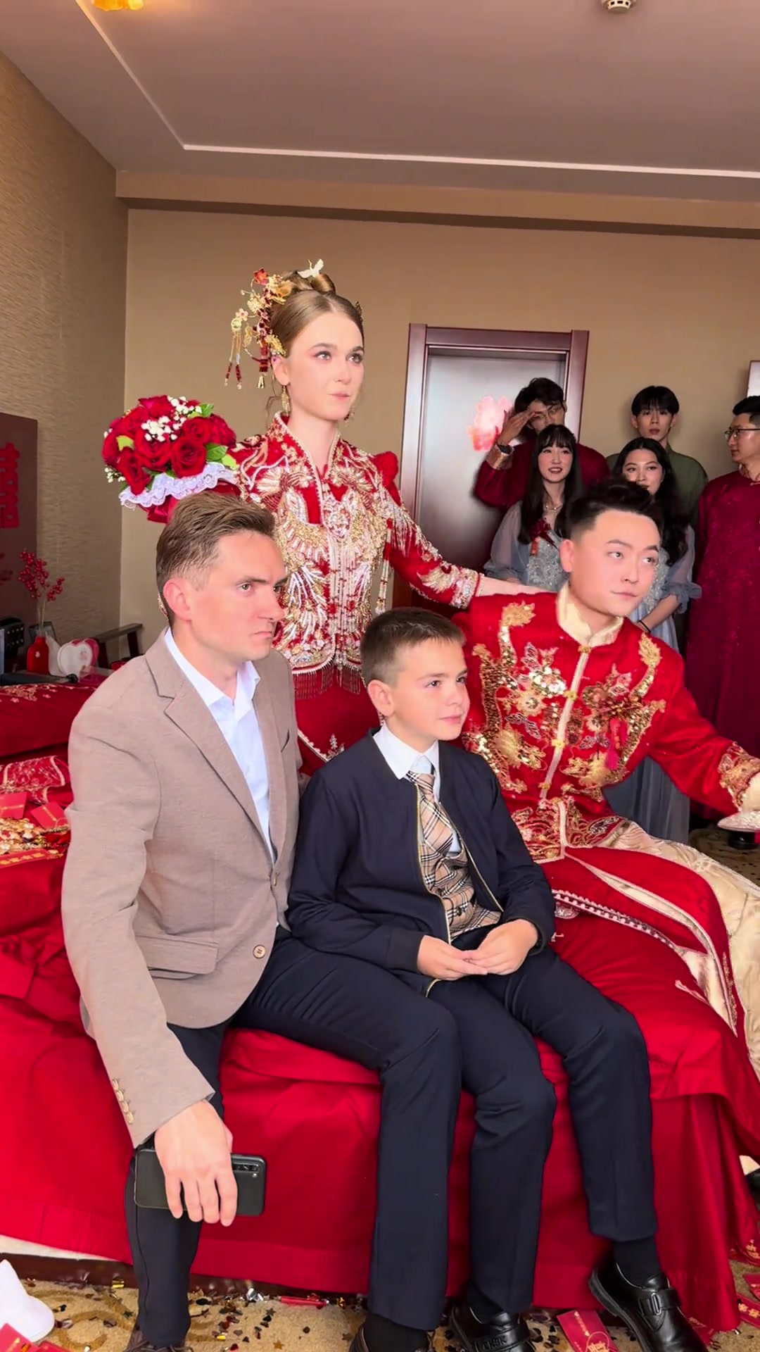 山西小伙迎娶俄罗斯新娘，颜值好高！
