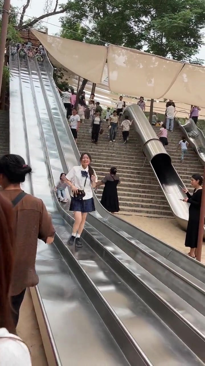 网友：ABS都出来了，隔着屏幕都感觉疼！