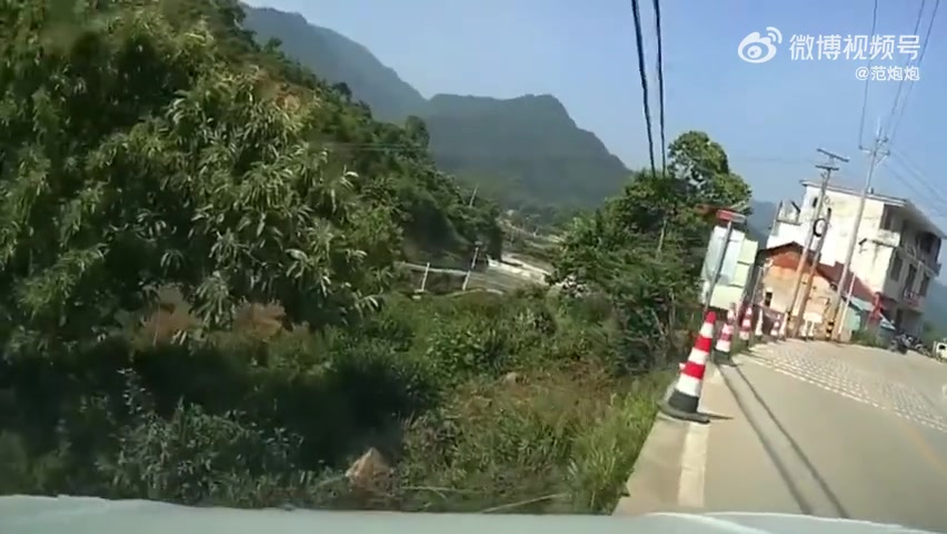 这起事故大家觉得洒水车有责任吗