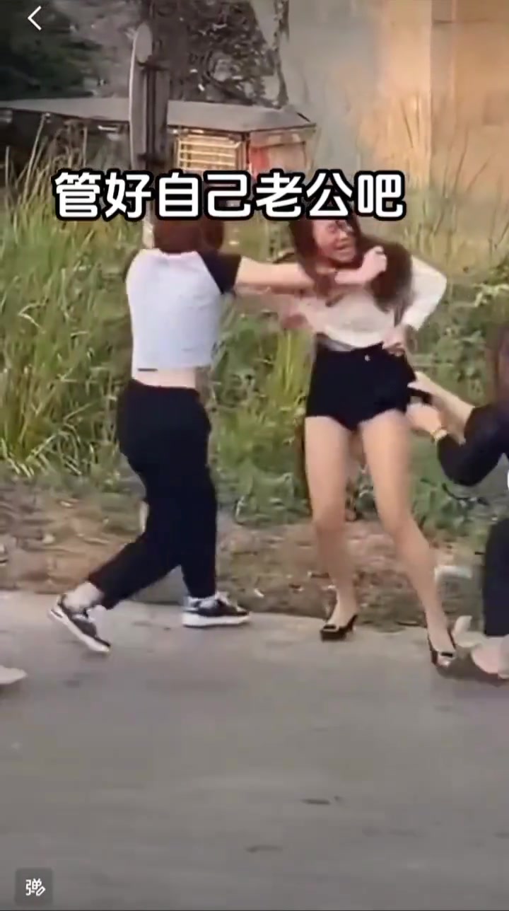 女人狠起来真无敌！还是管好自己的老公吧