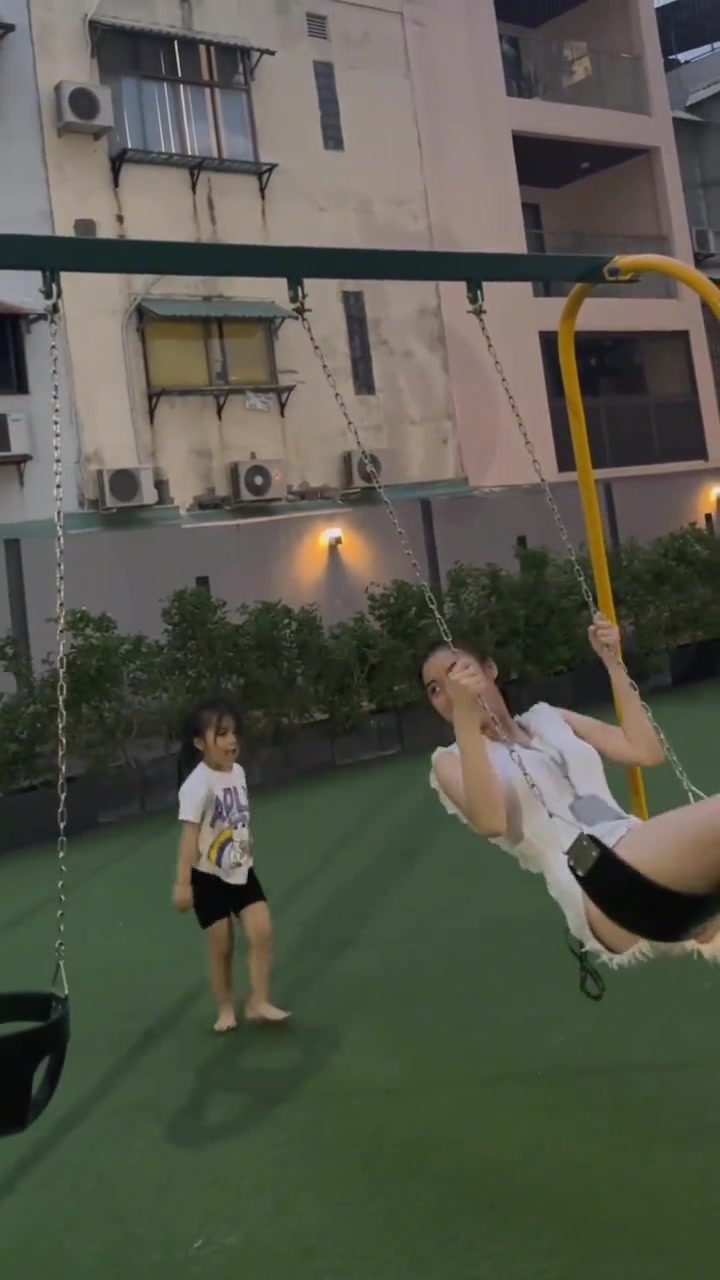 小姨带娃随心所欲！！