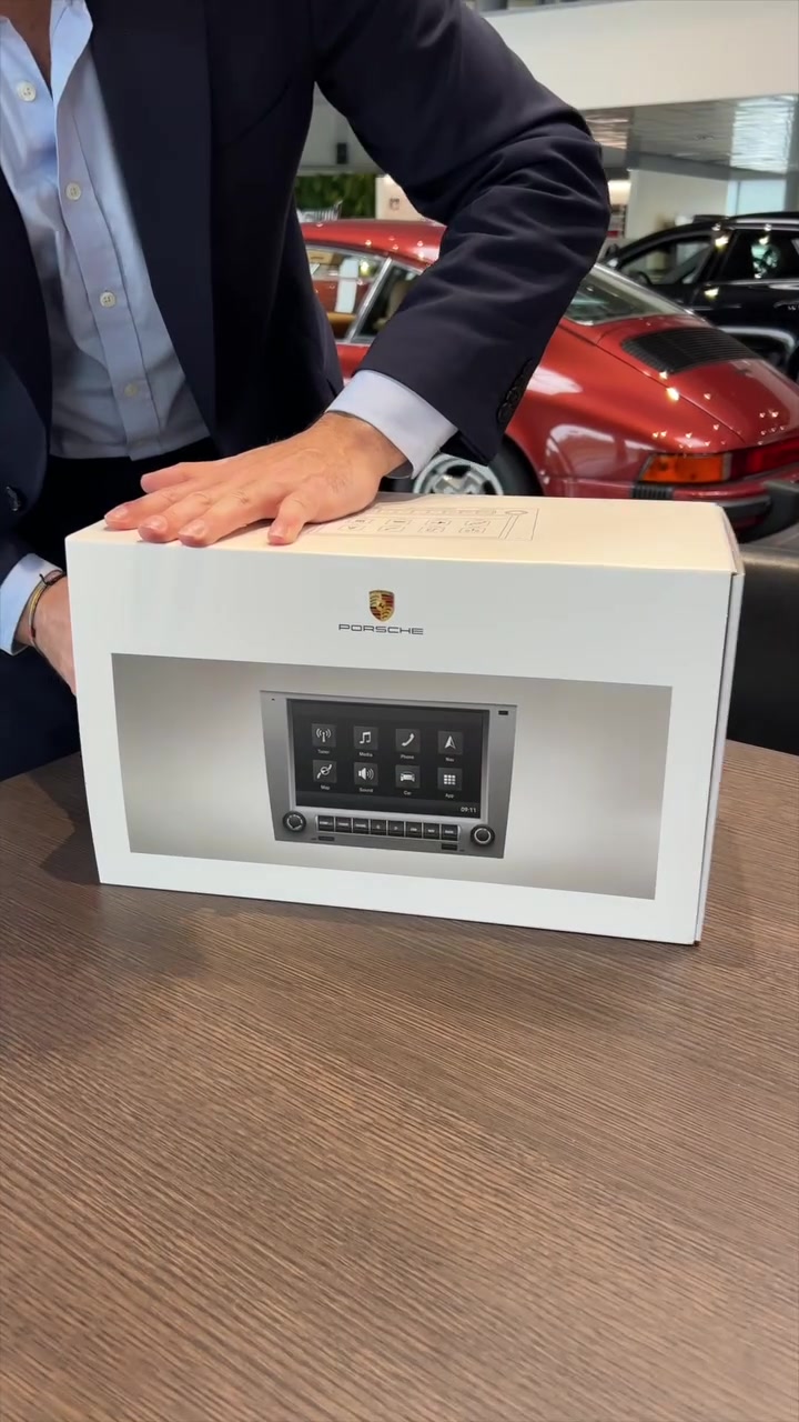 给老保时捷装上一套新车机，这颜色不太搭啊！！！