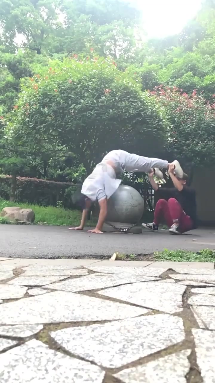 原来星爷没有骗我，这个武功需要天赋和努力！无敌风火轮！