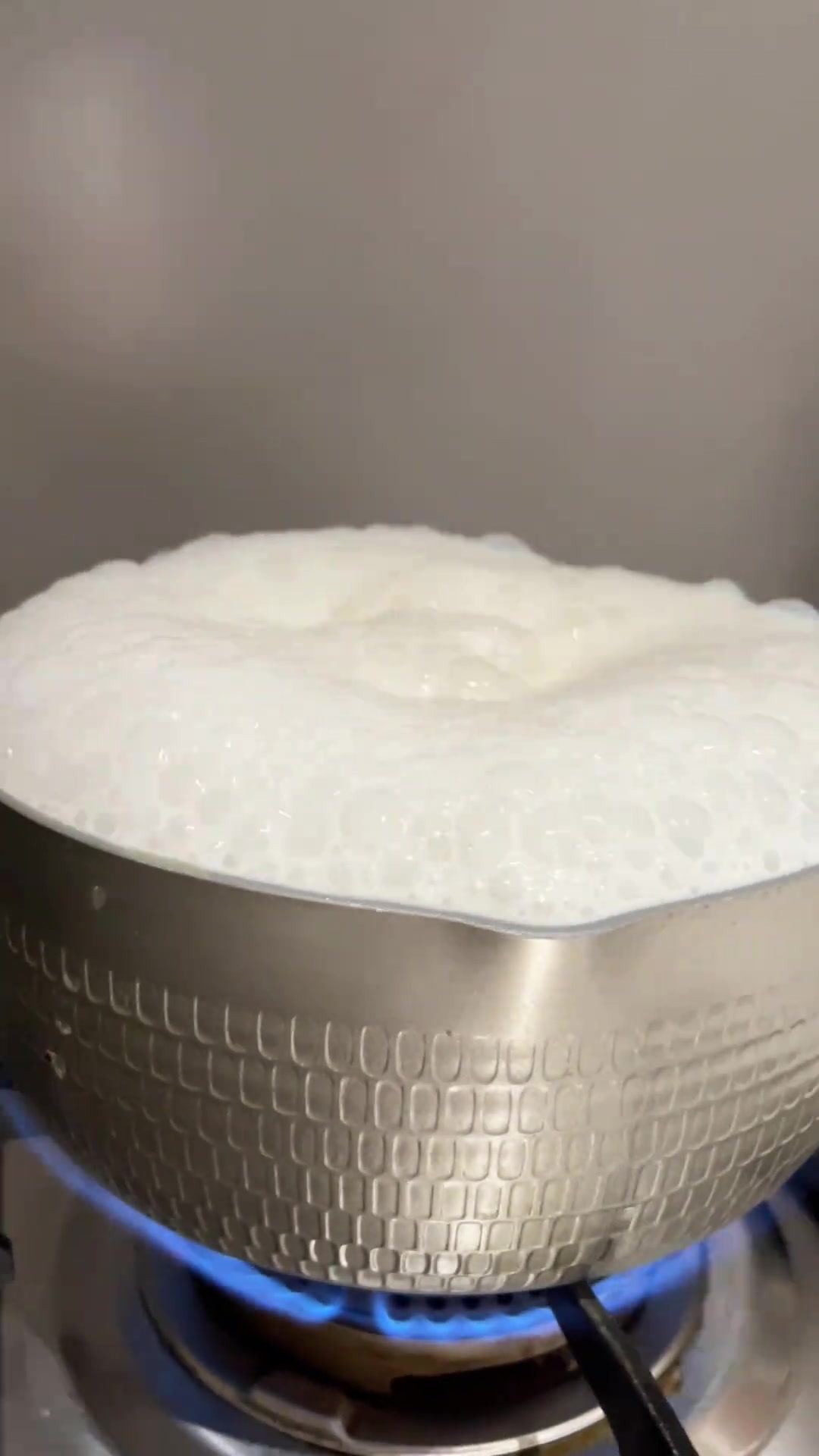 这么大的火热牛奶都没溢锅