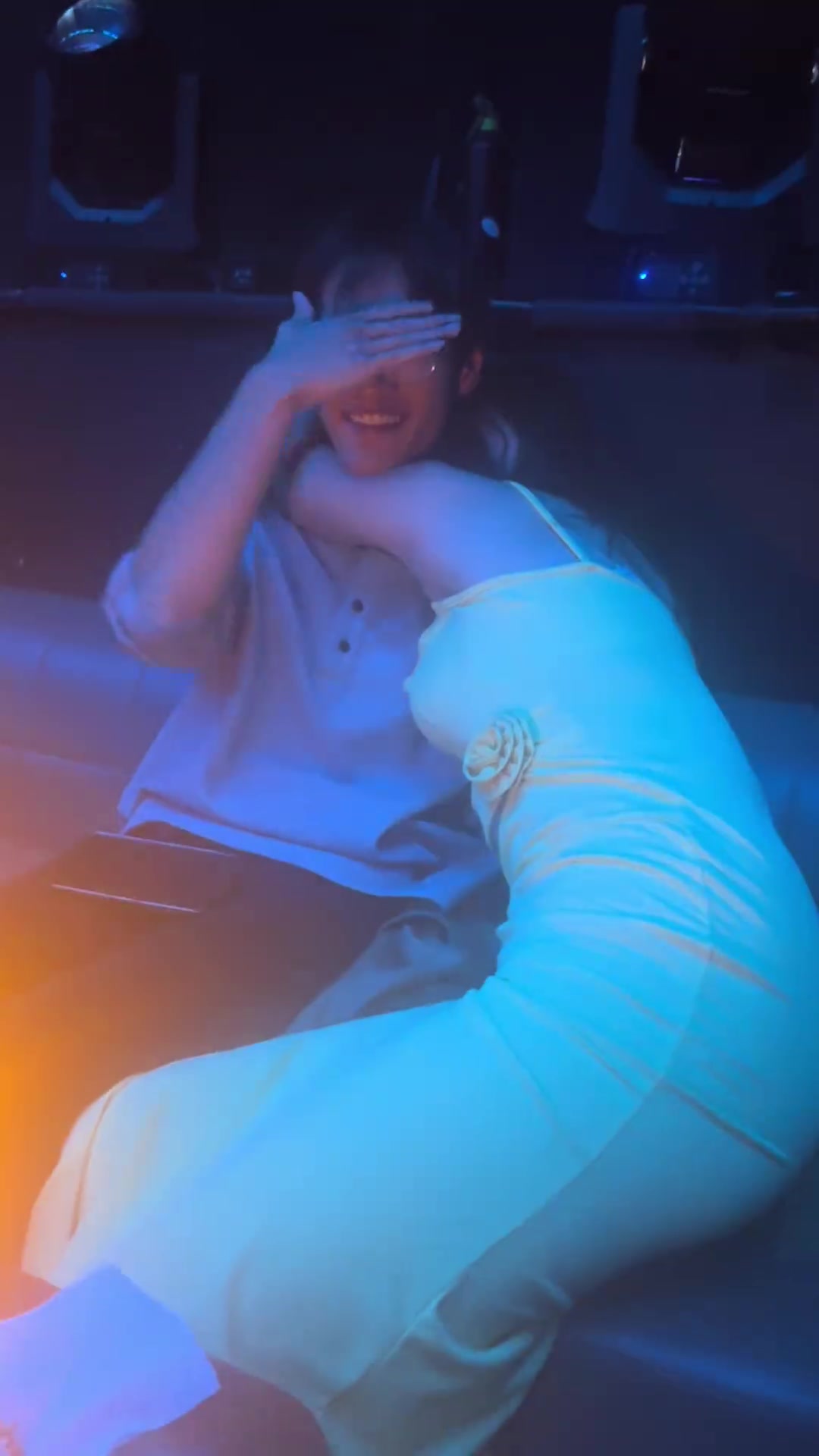 玩归玩闹归闹，夜店羡慕也不要乱拍照
