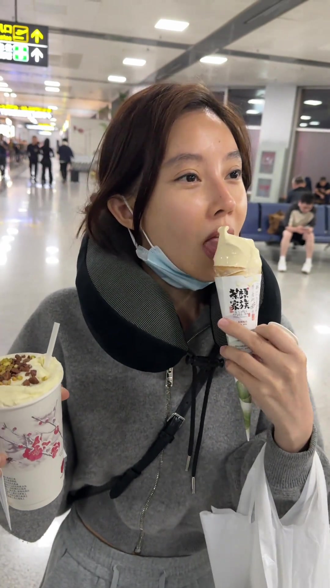 这是冯提莫素颜难怪视频里的美女现实生活都很难见到