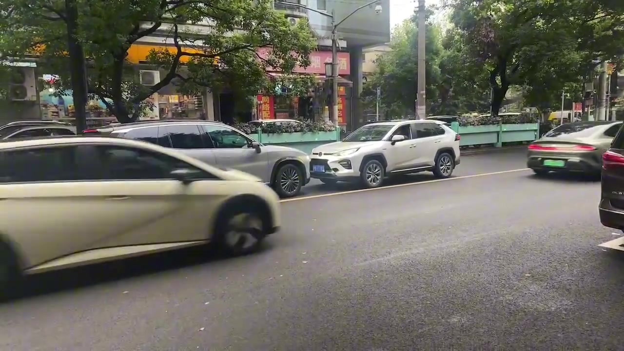 大姐遇到狠人了！