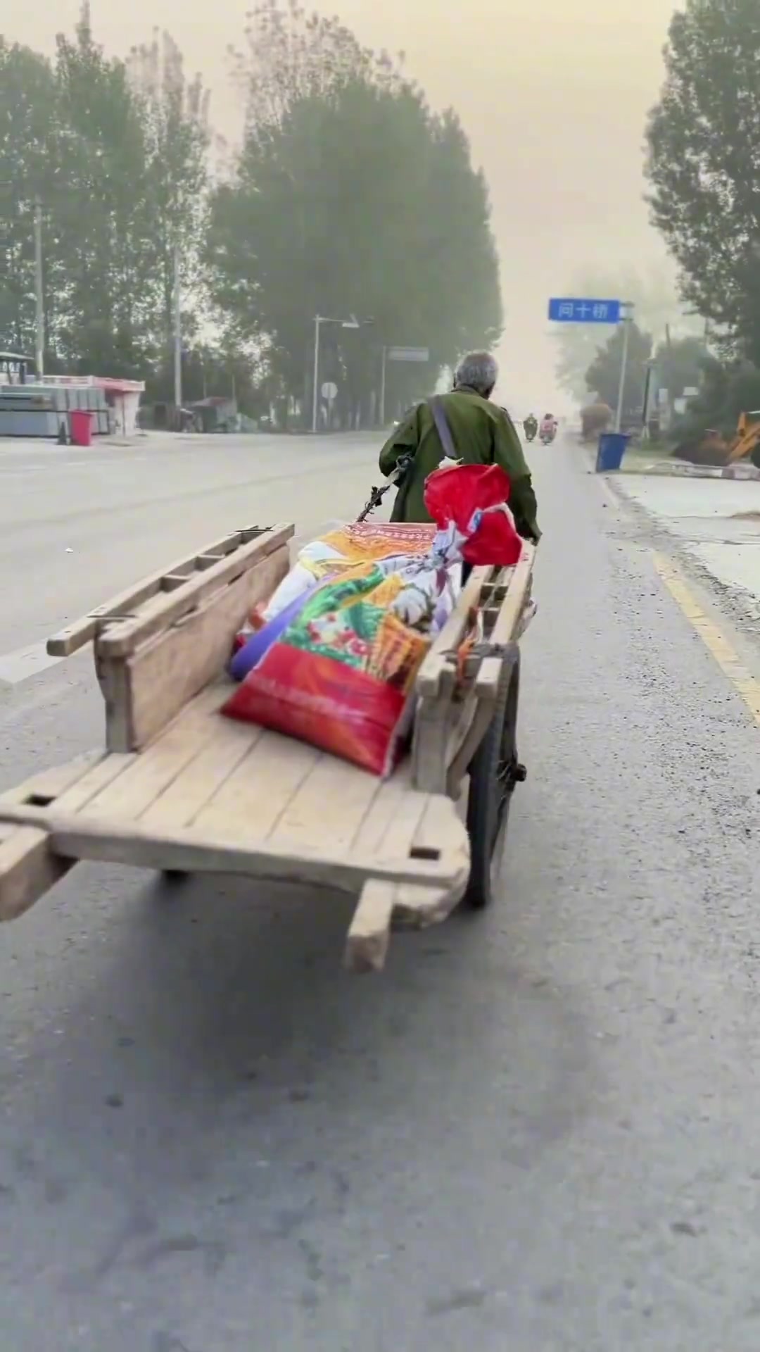 你小时候坐过这种人力车吗你们那里管这种车叫什么