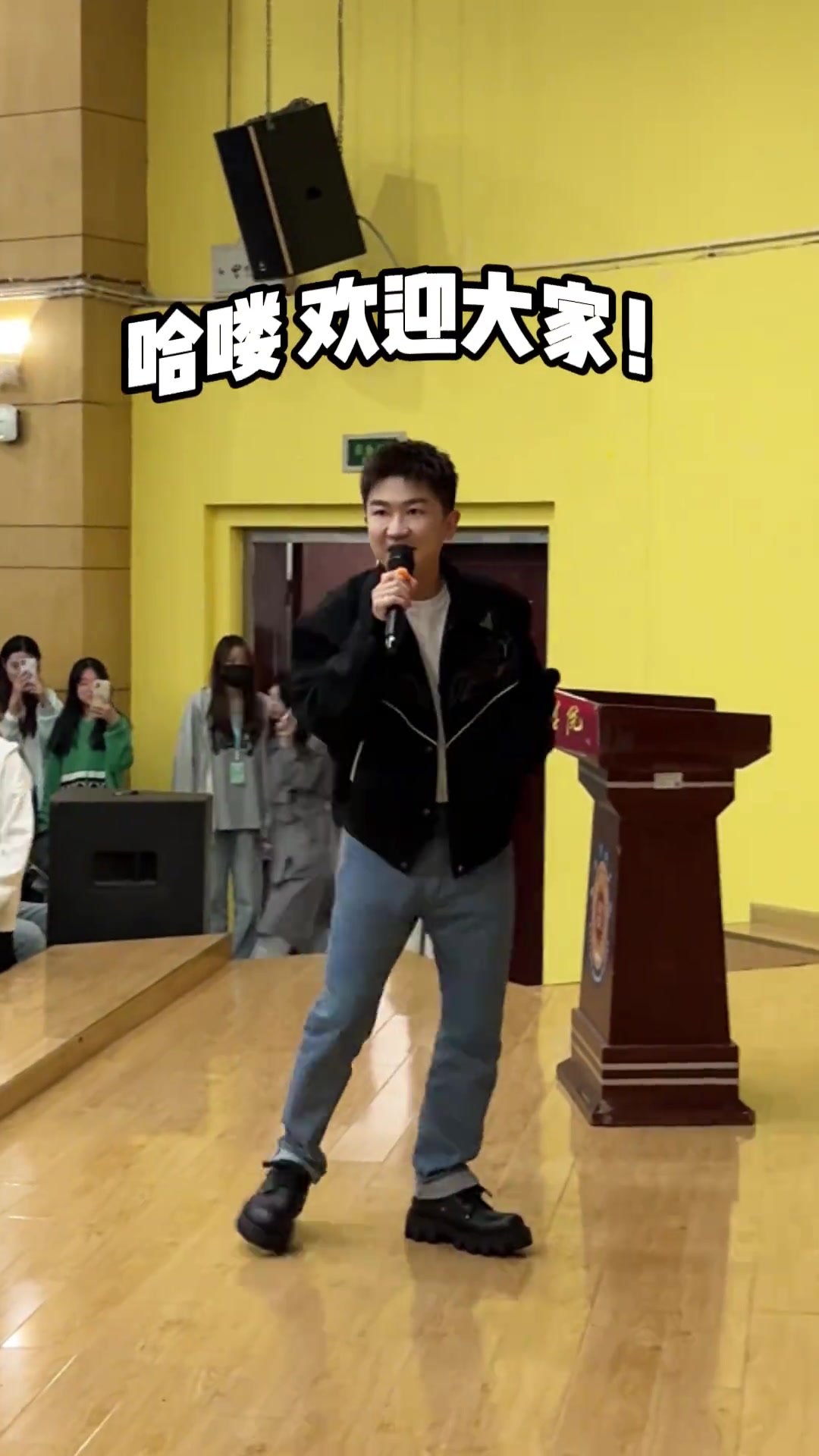 小伙子，你是懂贴脸开大的哈！