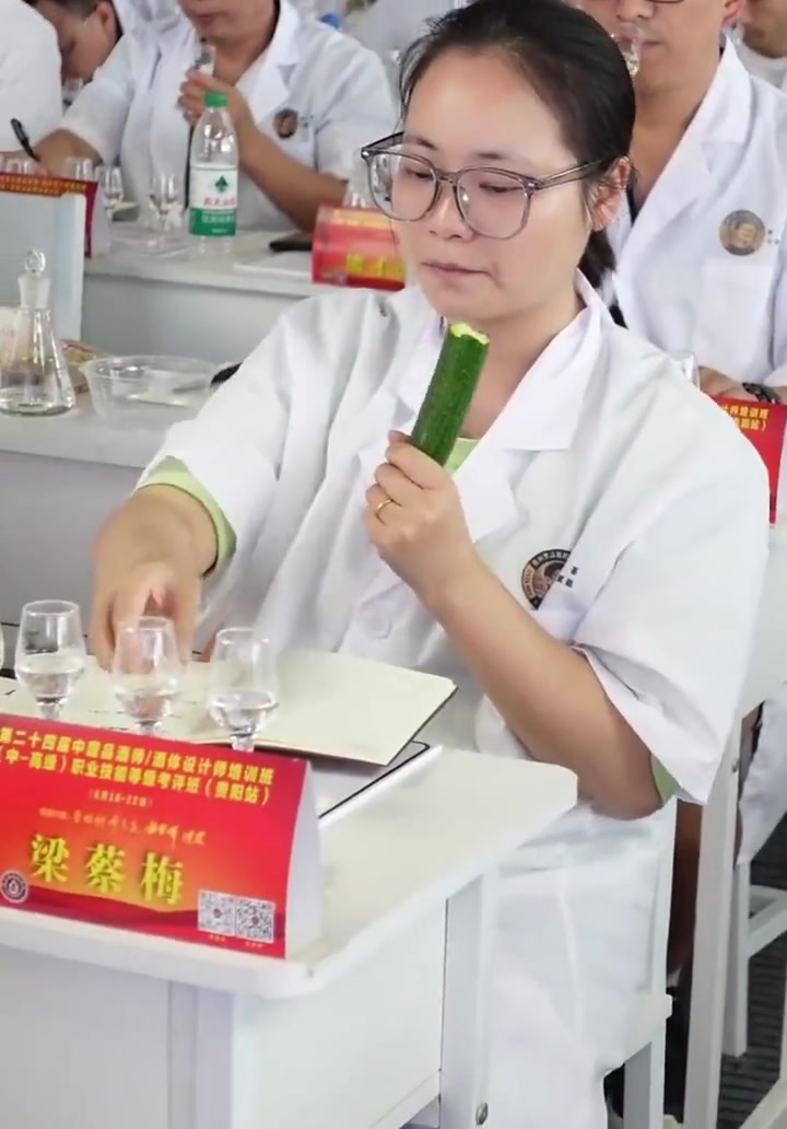 专业人士认证！黄瓜花生才是专业下酒菜！