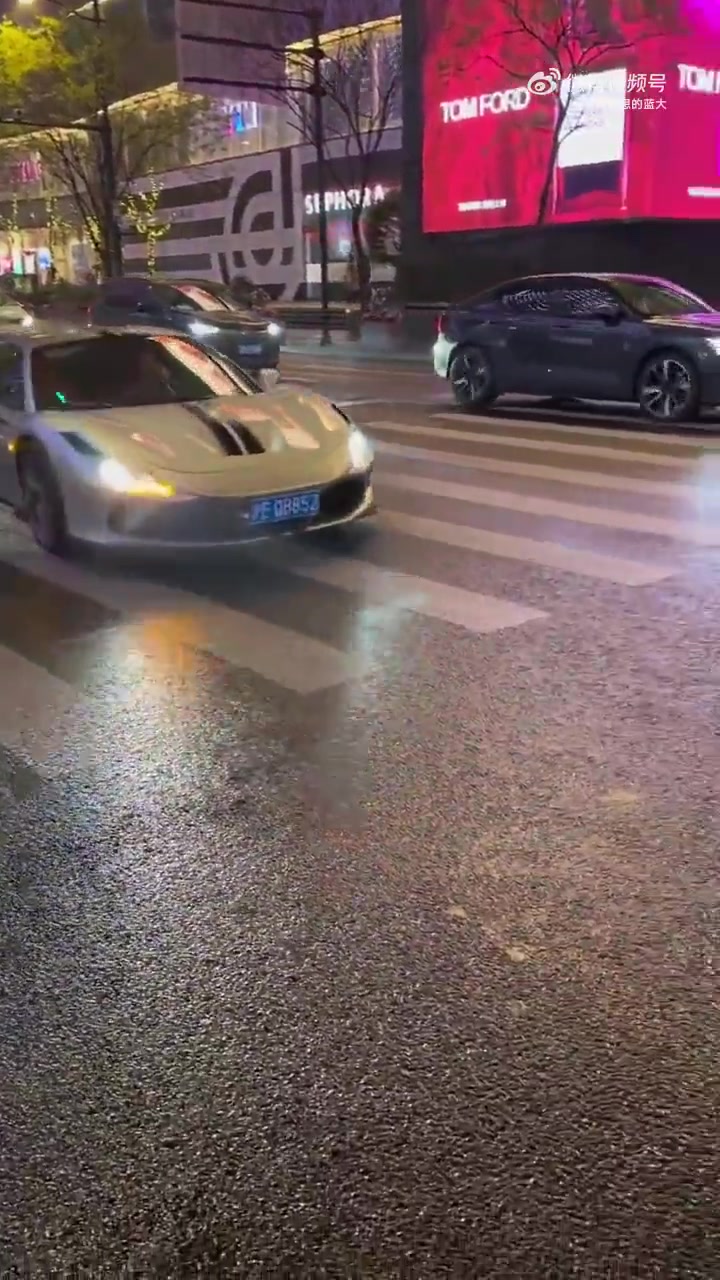 法拉利装逼失败