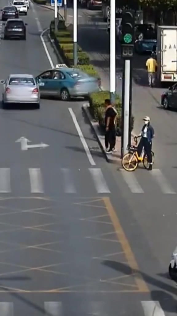 白车：从哪来回哪去！