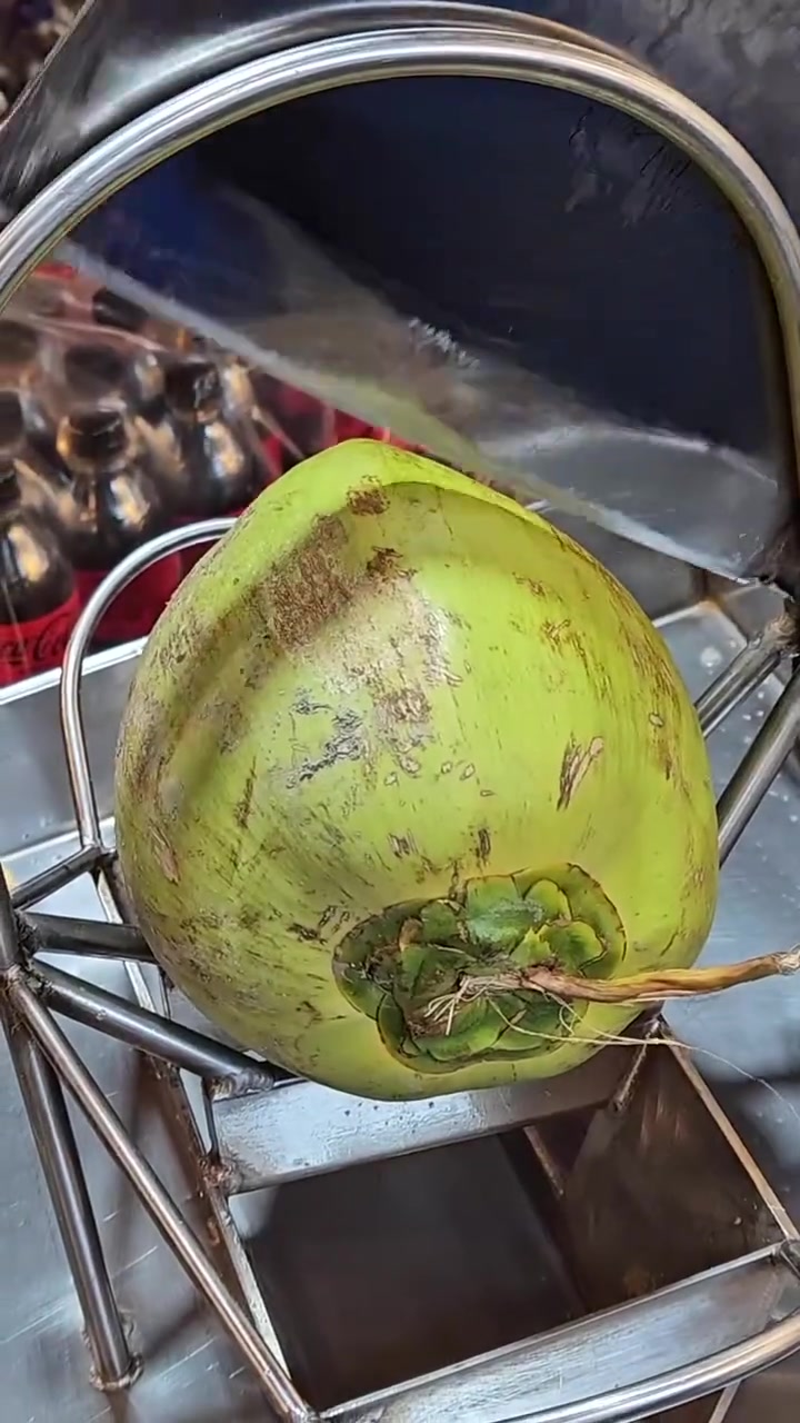 原来是这样取椰子椰肉