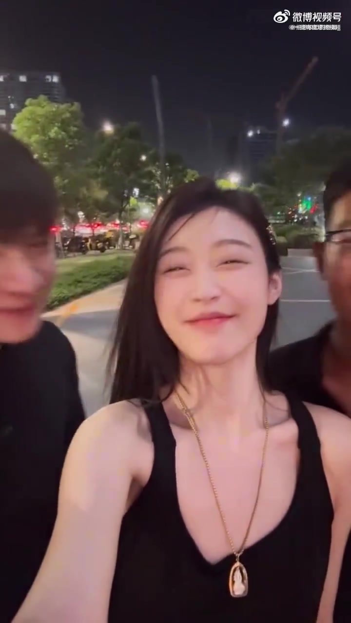 一个亲弟，一个男朋友