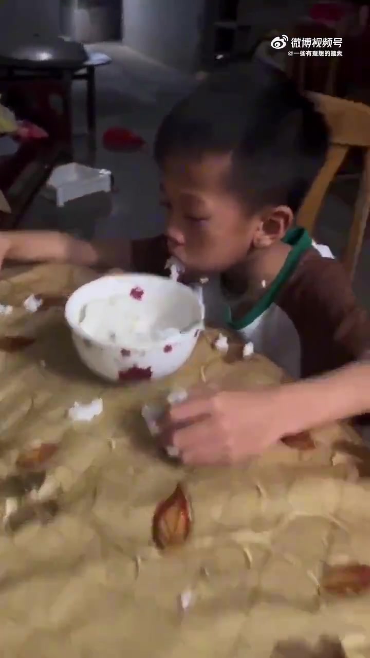 一宝妈求助，每天喂饭要两三个小时，就是喂不进