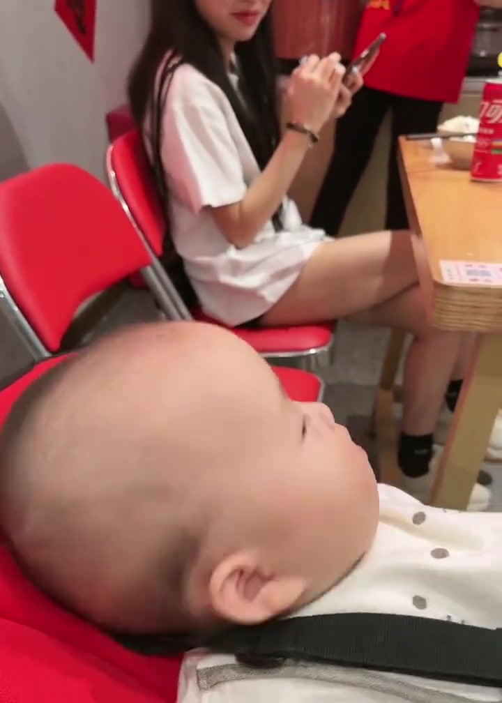 果然腿对男人的吸引是不关年龄的