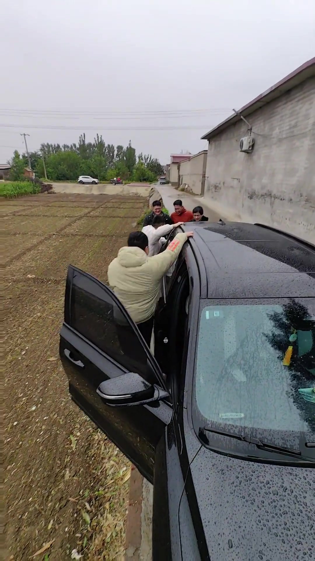 好兄弟坐你车，你的停车方式，强者从不抱怨环境