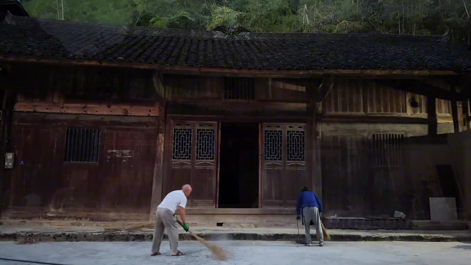 家里已经布置完毕就等你进门啦！