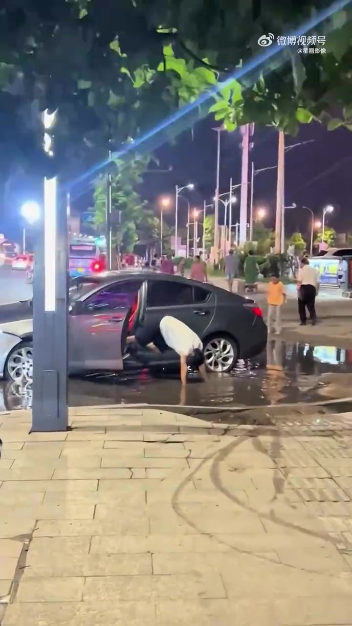 看出来这双拖鞋有多贵了