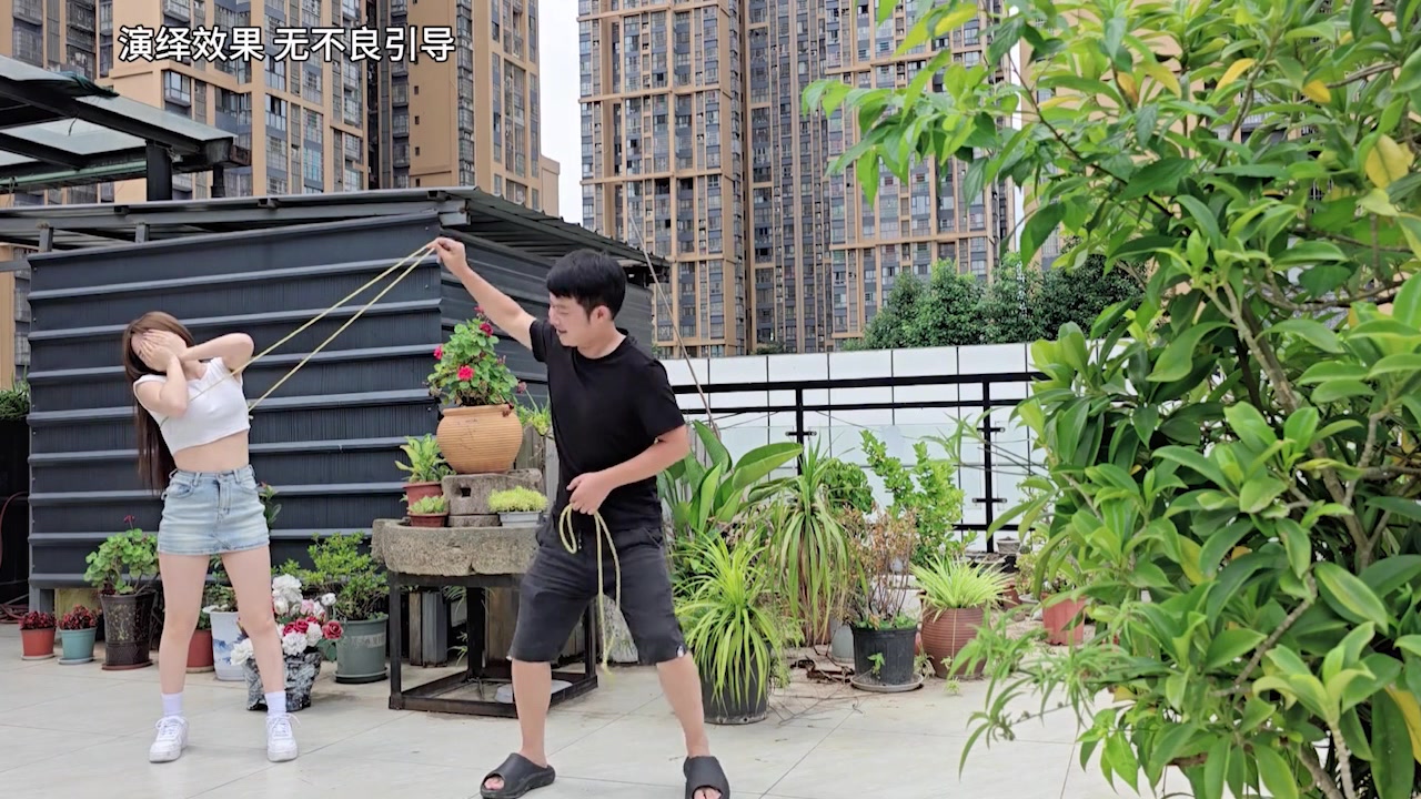 刺激！这位女士应该是真材实料吧