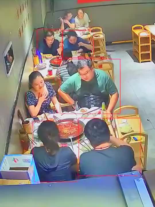 不能喝酒就别喝，害人害己，千万别和酒品差的人一起喝酒啊！！！