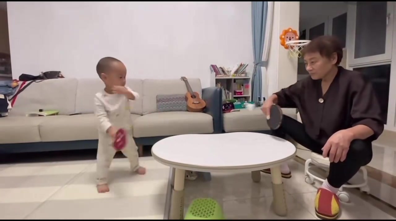 给你们看看，什么叫正手连续拉啊！！！
