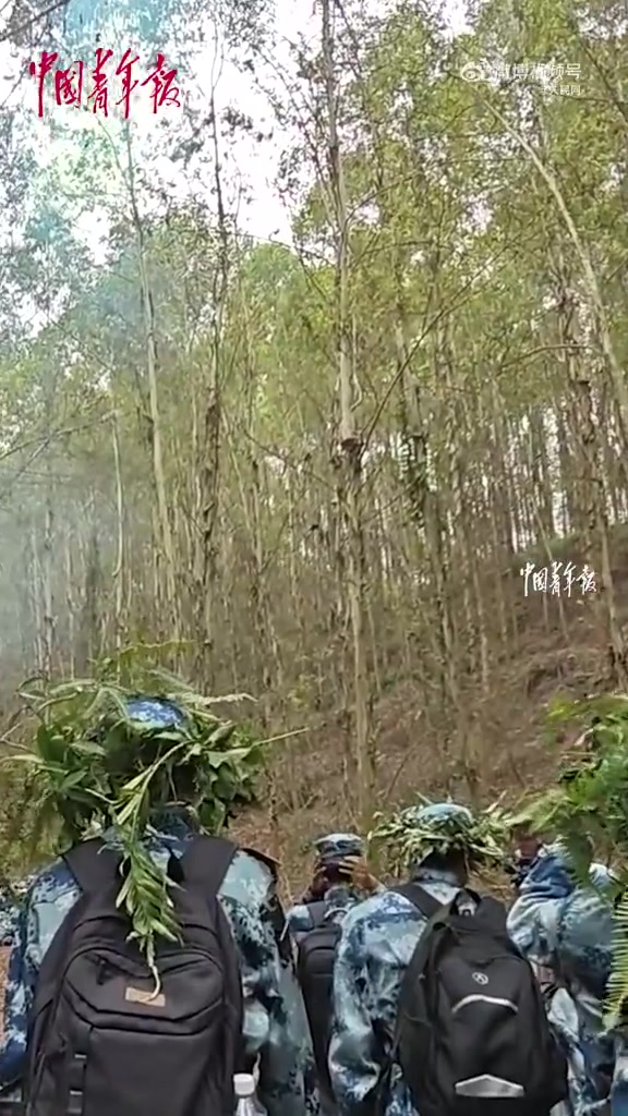 广西高校野外军训有多硬核！
