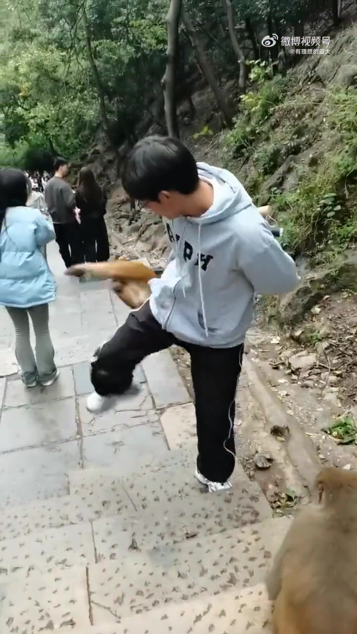 大家可看好了，小哥全程可没动手啊
