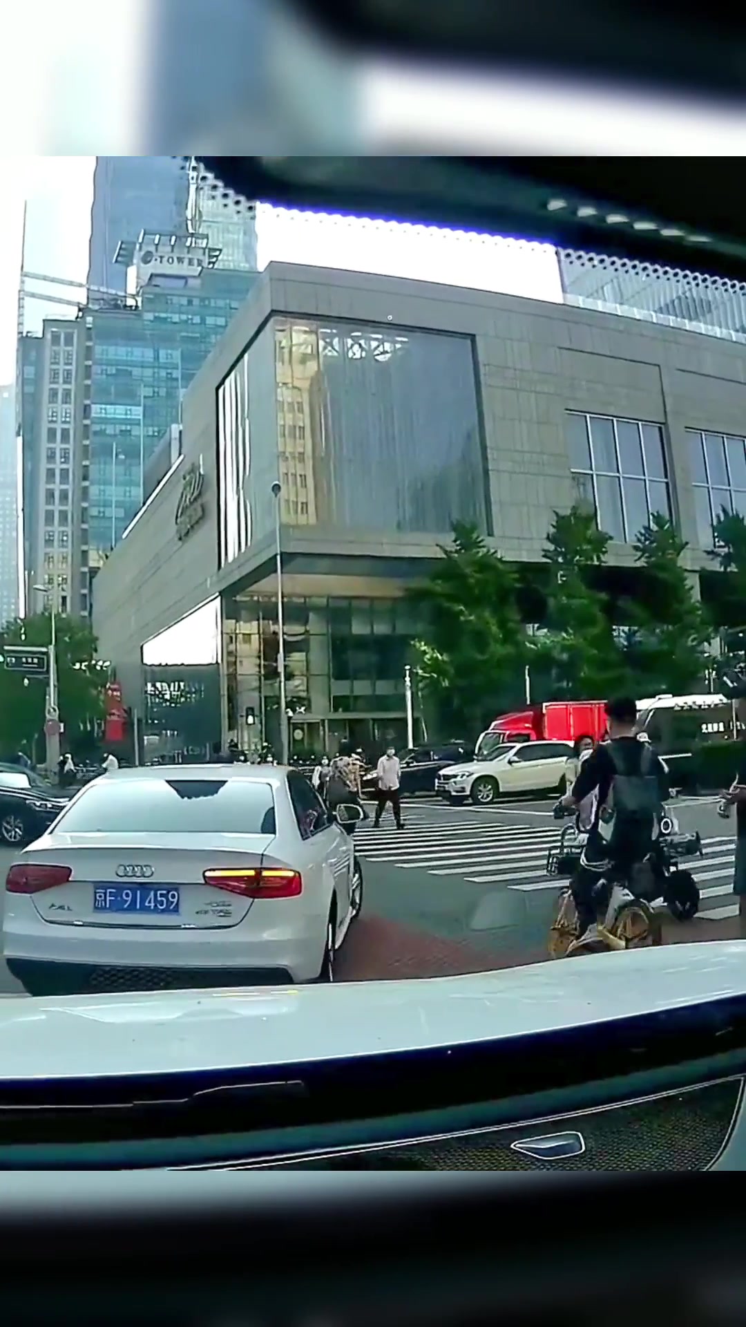 火气都不小啊，这是直接追上去了么
