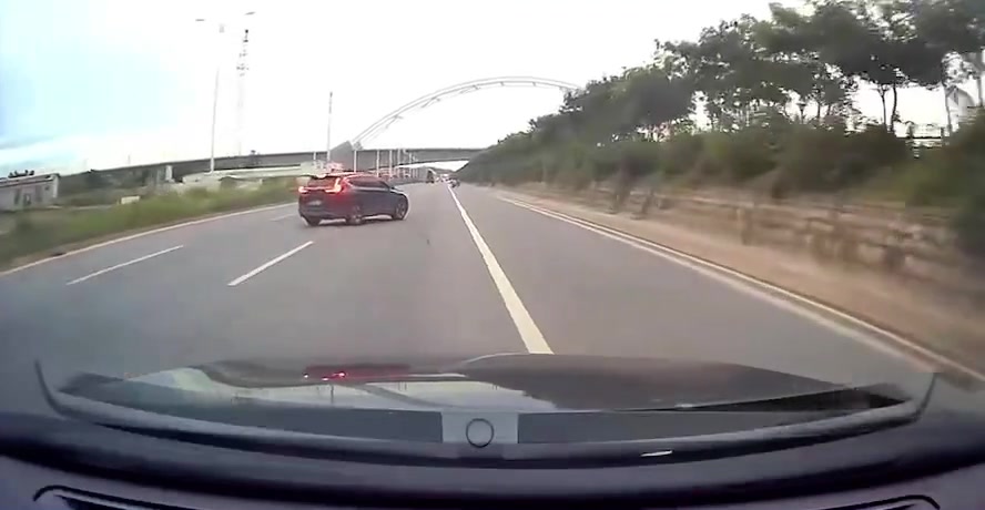 这哥们不是车好，就是真练过啊