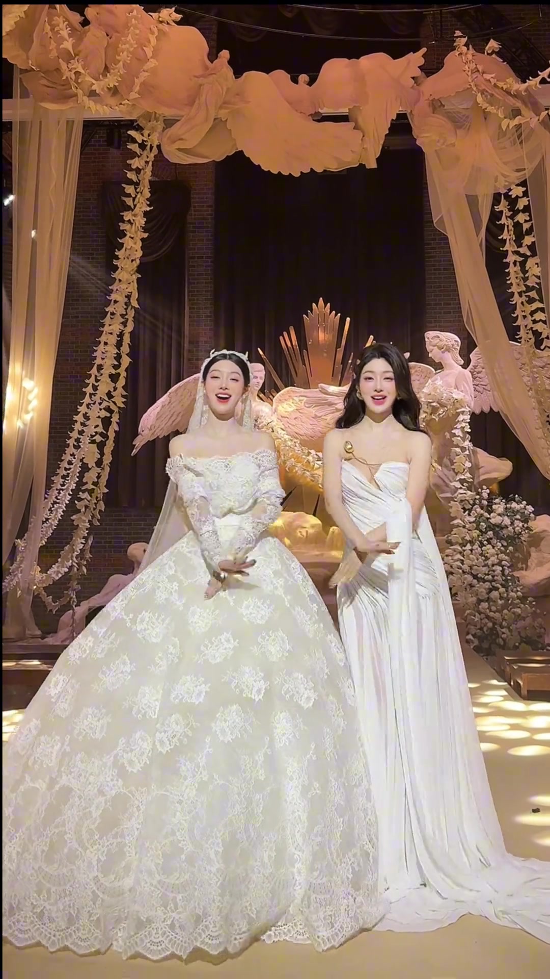 双胞胎姐妹的婚礼转场爱了爱了