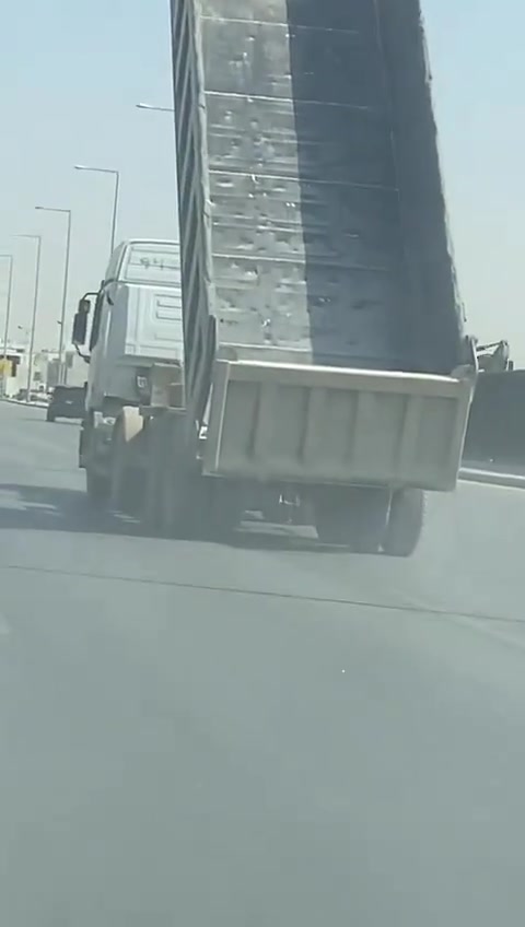 这司机有那么急吗，赚钱难啊