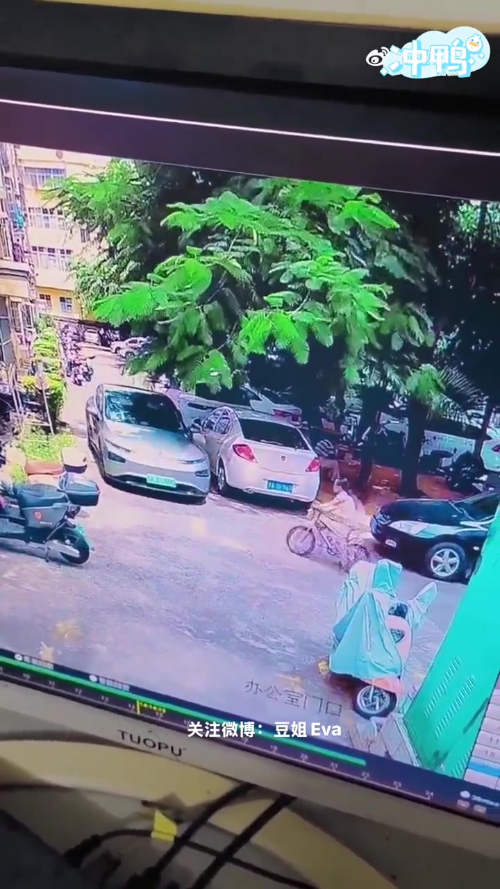 小区内交通事故,孩子骑车撞上汽车.家长调取监控要求赔你怎么看